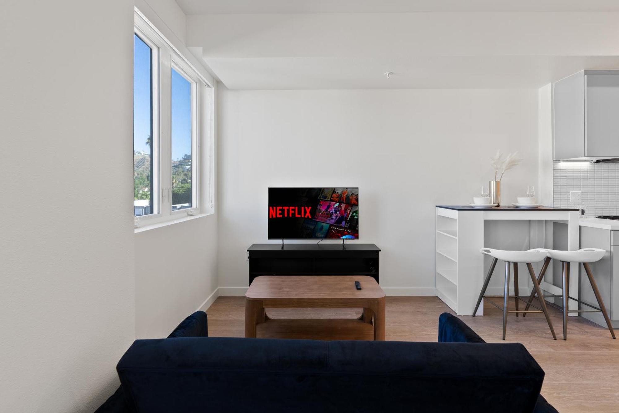 Bright Studio On Sunset Blvd, Free Parking, Gym, And Pool ลอสแอนเจลิส ภายนอก รูปภาพ
